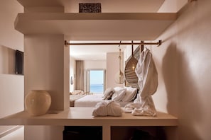 Deluxe Suite with Sea View | Living area - Enalion Suites Sifnos (Sifnos)