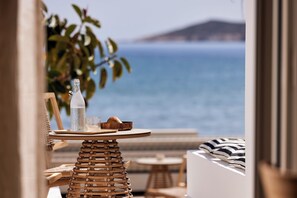 Terrace/patio - Enalion Suites Sifnos (Sifnos)