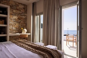 Minibar, in-room safe, soundproofing, free WiFi - Enalion Suites Sifnos (Sifnos)
