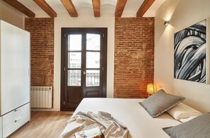 2 bedrooms, iron/ironing board, WiFi, bed sheets - BeBarceloner Pelayo Apartments - 2 bedrooms, 2 bathrooms (Barcelona)