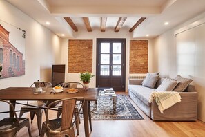 Dining - BeBarceloner Pelayo Apartments - 2 bedrooms, 2 bathrooms (Barcelona)