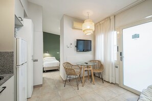 Fer et planche à repasser, Wi-Fi gratuit, draps fournis