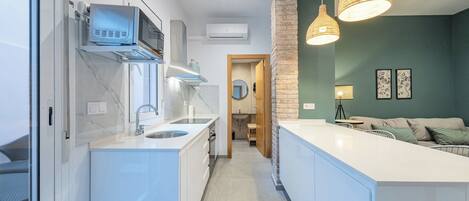 Fridge, microwave, oven, stovetop