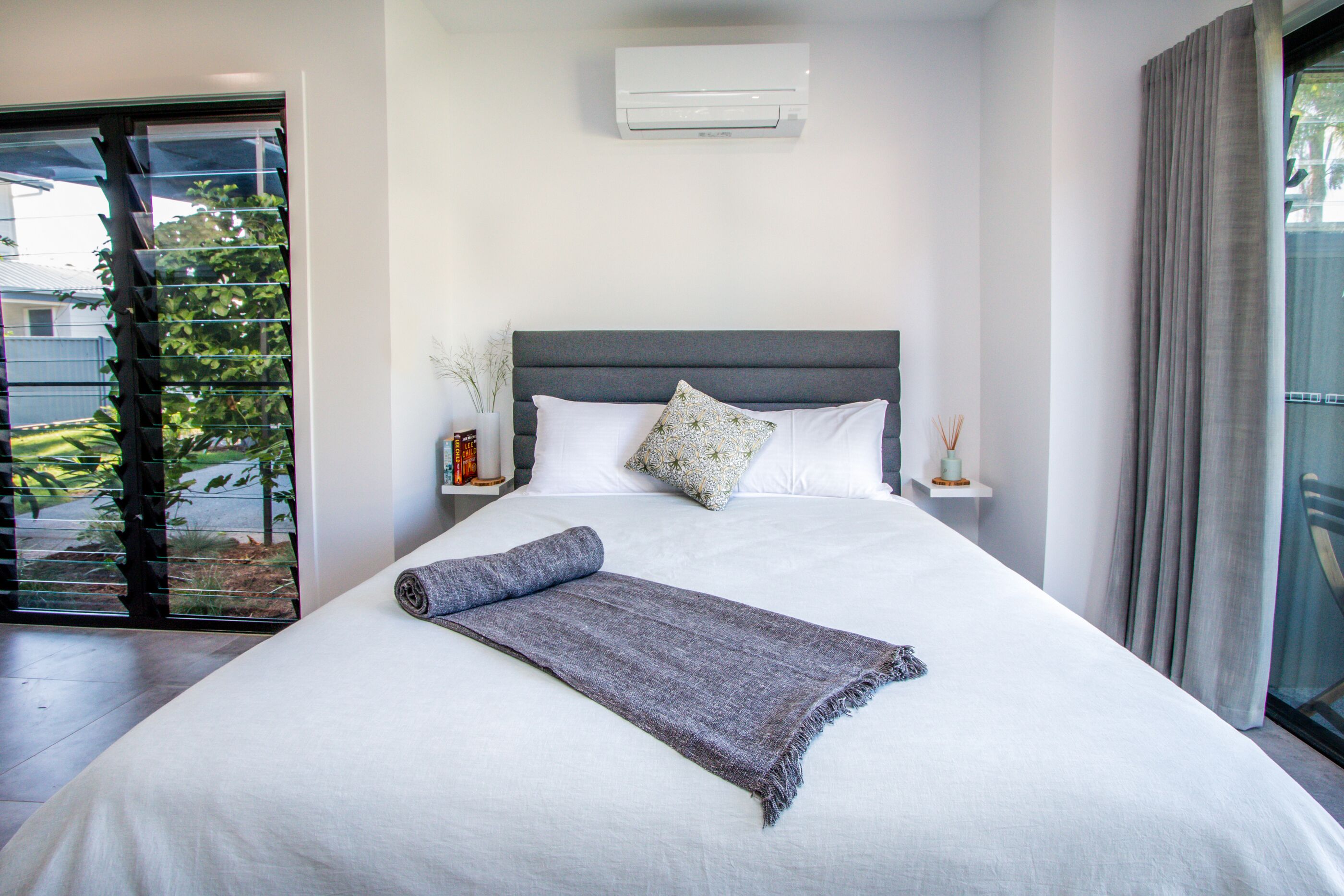 1 soverom, strykejern/-brett, internettilgang og sengetøy