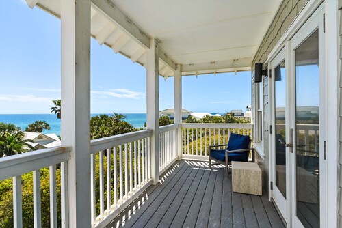 Snowbird Specials! Private Beach, Gulf Views, Pool!