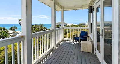 Snowbird Specials! Private Beach, Gulf Views, Pool!