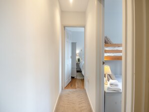 2 bedrooms, free WiFi, bed sheets - 2 bedroom accommodation in Overstrand, near Cromer (Overstrand, near Cromer)