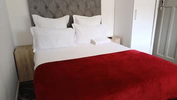 Comfort Δίκλινο Δωμάτιο (Double) | 1 υπνοδωμάτιο, μοναδική διακόσμηση, μοναδική επίπλωση, γραφείο