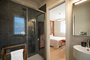 Villa | Bathroom | Shower, hair dryer, bidet, towels