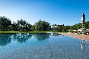 Seasonal outdoor pool, pool umbrellas, sun loungers - Borgo Isasco (Finale Ligure)