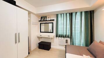 1 bedroom, WiFi, bed sheets