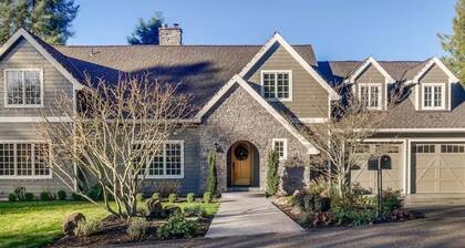 Amazing large home close in Portland with pool and sauna!
