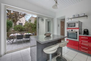 Réfrigérateur, micro-ondes, four, lave-vaisselle