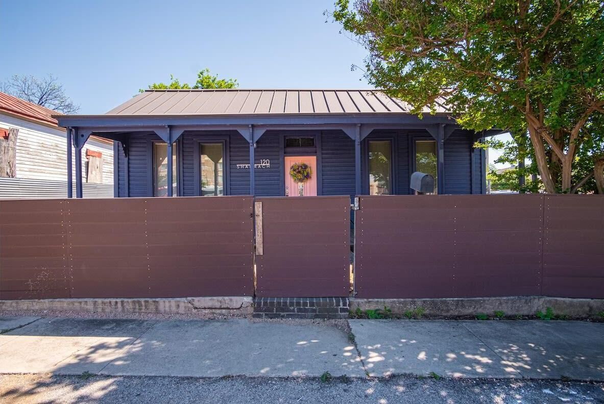 Stunning 3BR/2BA Haven in Downtown's Heart