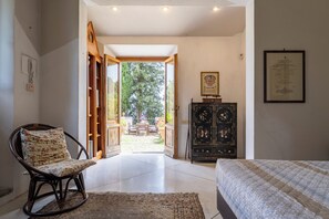 Vila panorâmica, vista para o jardim | 4 quartos, Wi-Fi de cortesia, roupa de cama