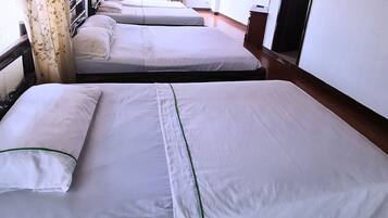 Family Room | Free WiFi, bed sheets