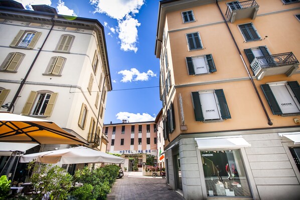 Front of property - The Goose House (Como)