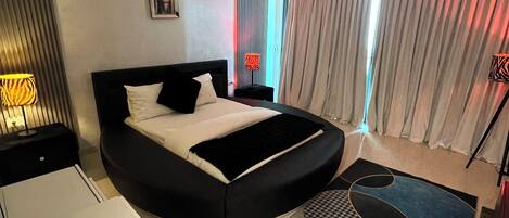 3 عدّة غرف نوم ومكواة/لوح كي وواي فاي مجانًا وملاءات أسرّة