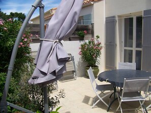 屋外ダイニングエリア