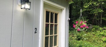 Camden 2 BR 1 BA, 1.4 miles from camden center. Stars and peepers and fireflies!