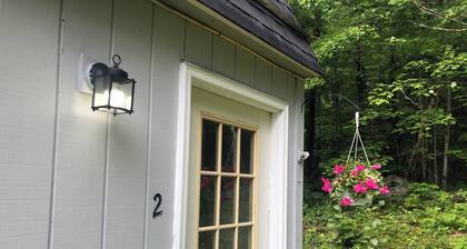 Camden 2 BR 1 BA, 1.4 miles from camden center. Stars and peepers and fireflies!