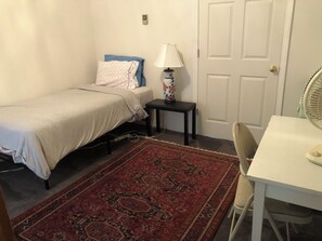 2 camere, una scrivania, Wi-Fi gratuito, lenzuola