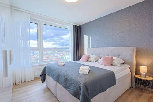 Danubius One- Newly built, spacious apartment with free parking