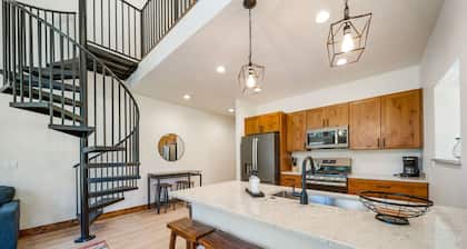 The Loft at Golden Meadows Farm - Ideally located between Durango and Pagosa