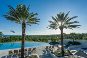 A heated pool - ☀️Infinity Pool-4BR-30A-Heels in the Sand (Santa Rosa Beach)