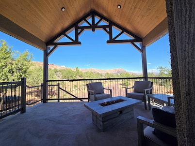 Luxurious-unique-tranquil Retreat. By Zion'sPark-GrandCanyon-Hike/Bike/Relax