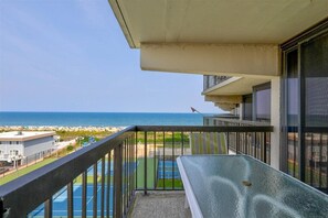 Property grounds - Sea Watch 509 is a fantastic Oceanfront Condo in Famous Ocean City, MD. (Ocean City)