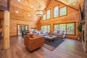 Smart TV, fireplace, DVD player, table football - Serene Mountain Elegance w/ Hot Tub & Fire Pit (McHenry)