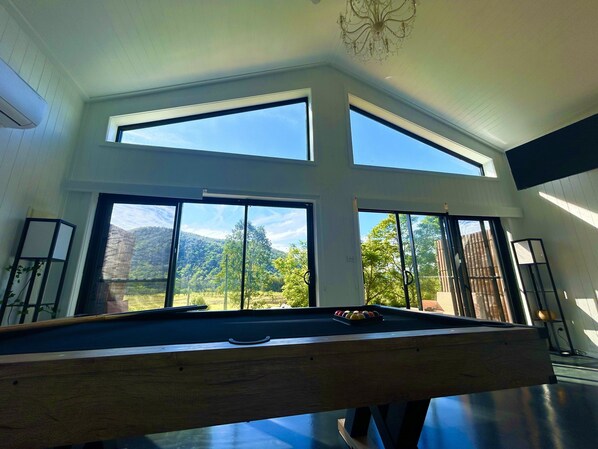 Game room - Stylish country guesthouse escape one hour from Sydney (Wisemans Ferry)