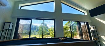 Stylish country guesthouse escape one hour from Sydney