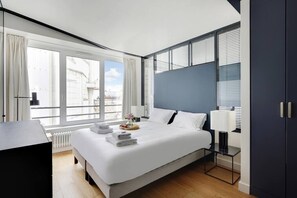 3 habitaciones, tabla de planchar con plancha, cuna de viaje y wifi 