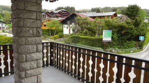 Property grounds - Wifi, 350m from ski lifts, 1st floor, balcony, parking, 60m², Les Gets (Les Gets)