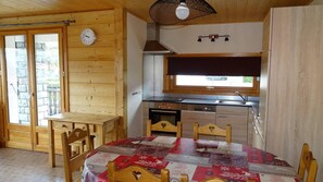 Coffee/tea maker, fridge, microwave, oven - Wifi, 300m from shops, 1st floor, balcony, parking, 60m², Les Gets (Les Gets)