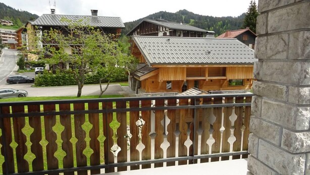 Property grounds - Wifi, 300m from shops, 2nd floor, view village, balcony, parking, 60m², Les Gets (Les Gets)