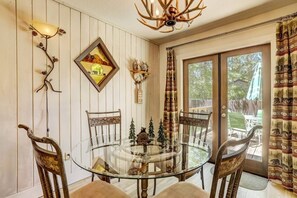 Dining - Bear Claw Trails - Dogs + Remodeled + Awesome Yard (South Lake Tahoe)