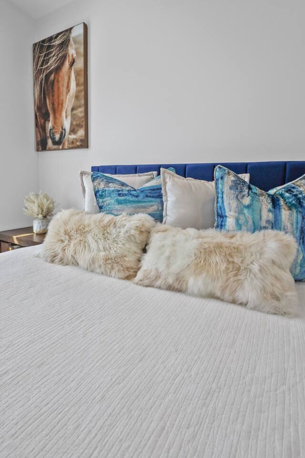 3 dormitorios, escritorio, tabla de planchar con plancha y cuna de viaje