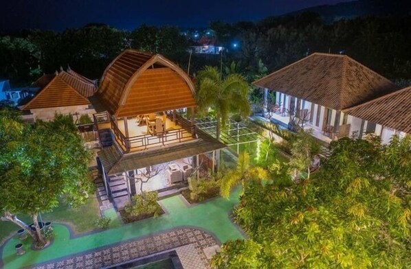 Reception - Govardhan Bungalow (Penida Island)