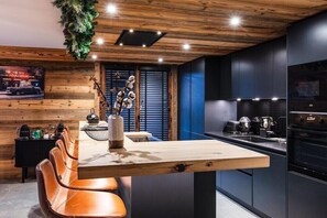 Fridge, microwave, oven, dishwasher - PEARL 201 | LES GETS | 14 pers. | Central (Les Gets)