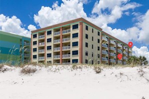 Exterior - Sleeps 10|Oceanfront|King|beach amenities|W/D (Orange Beach)