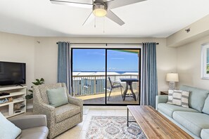 Smart TV - Sleeps 10•Beachfront•2 King Beds•Heated Pools & Hot tub•Private Balconies (Orange Beach)