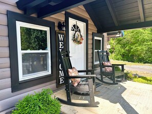 Terrace/patio - NEW! Mins to PF & GTL King Bed Hot Tub Fire Pit (Sevierville)