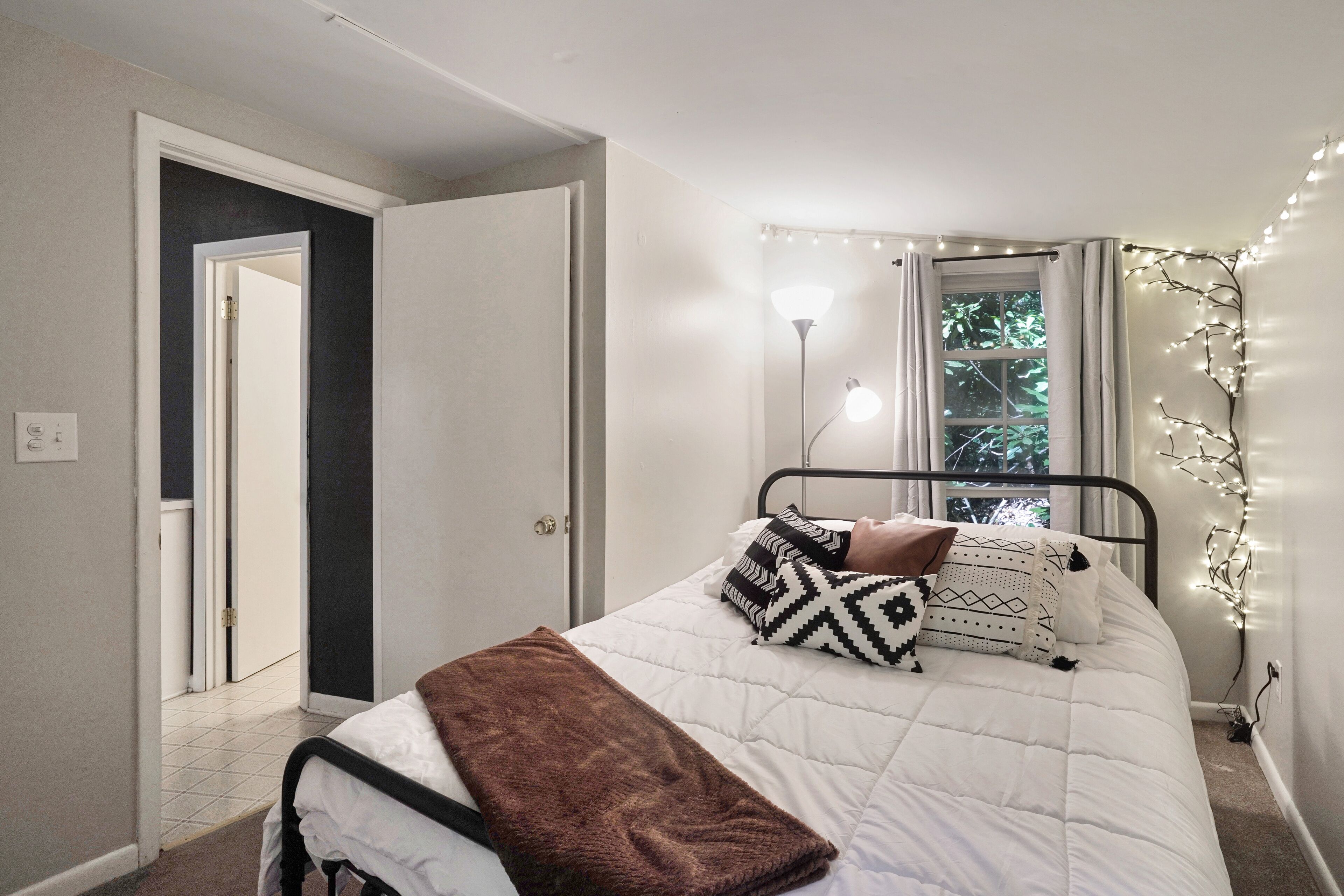 2 quartos, ferros/tábuas de passar roupa, Wi-Fi, roupa de cama