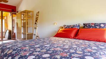 1 slaapkamer, een strijkplank/strijkijzer, wifi, beddengoed