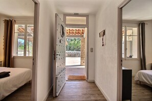 6 Schlafzimmer, Bügeleisen/Bügelbrett, Reisekinderbett, WLAN