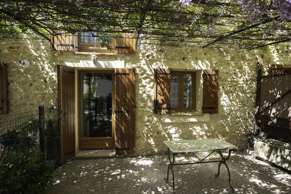 Terrace/patio - AU Coeur DU Luberon Idealement Situe Pour Visiter LE Region (Gargas)