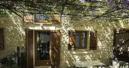 AU Coeur DU Luberon Idealement Situe Pour Visiter LE Region